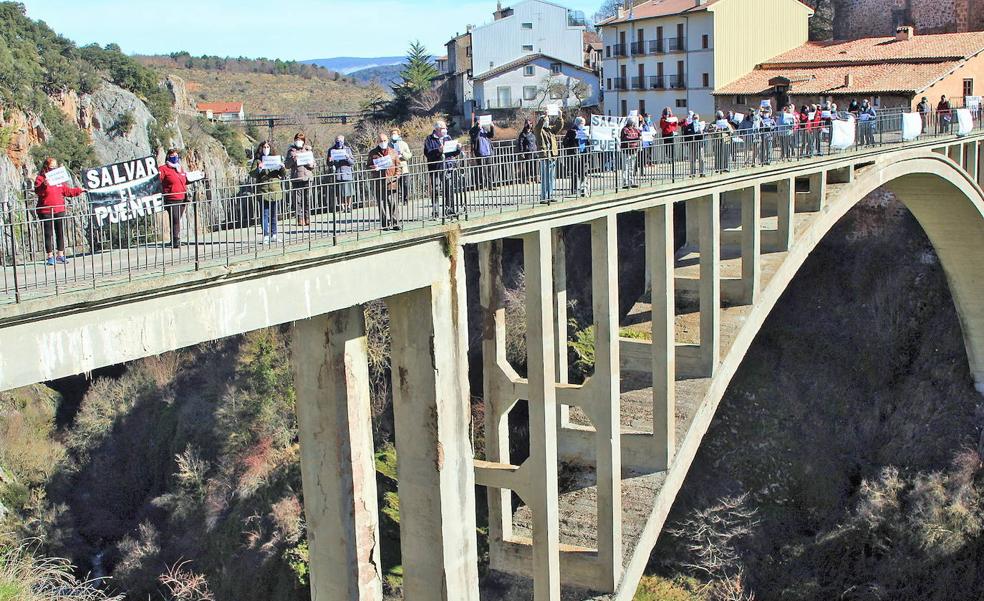 El puente de Ortigosa, declarado Bien de Interés Cultural con categoría de monumento