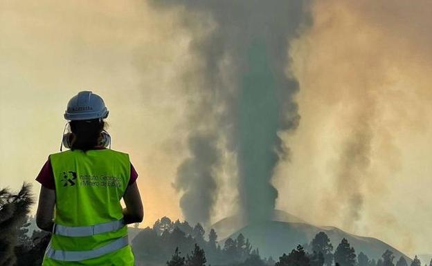 ¿El principio del fin del volcán? El tremor y las emisiones bajan