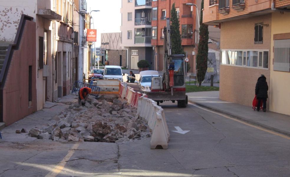 El inicio de la reforma cierra el primer tramo de Isidoro Gil de Muro, en Arnedo