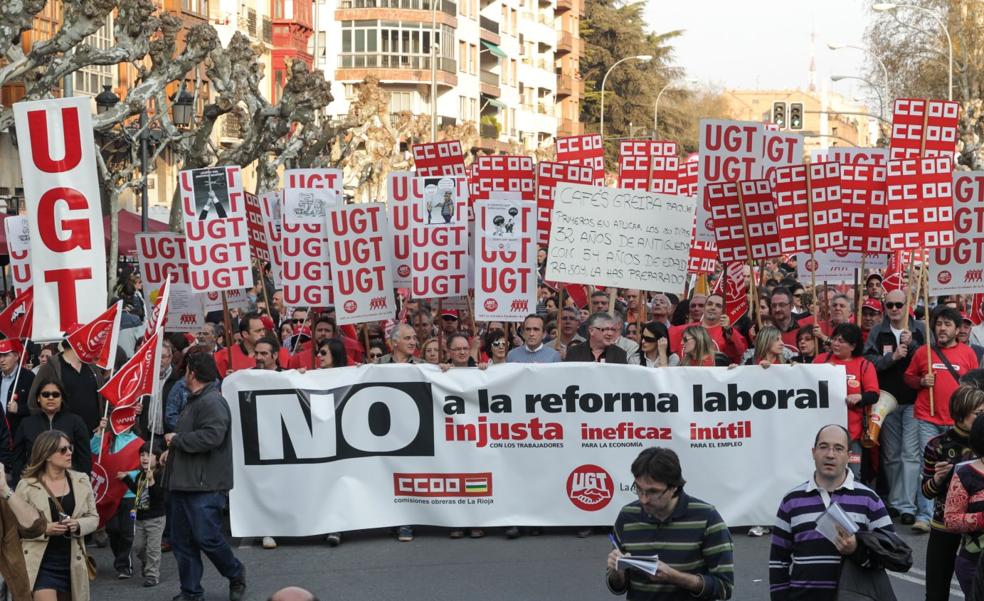 La reforma laboral ha ayudado a crear 11.700 empleos, pero precariza el trabajo femenino