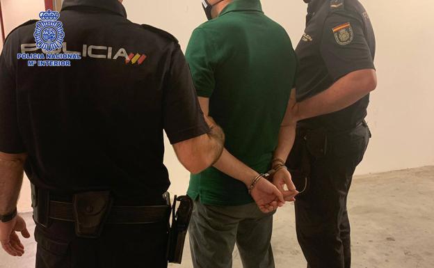 Detenido en Logroño un agente de seguros por estafar 8.000 euros a un amigo en un plan de ahorros