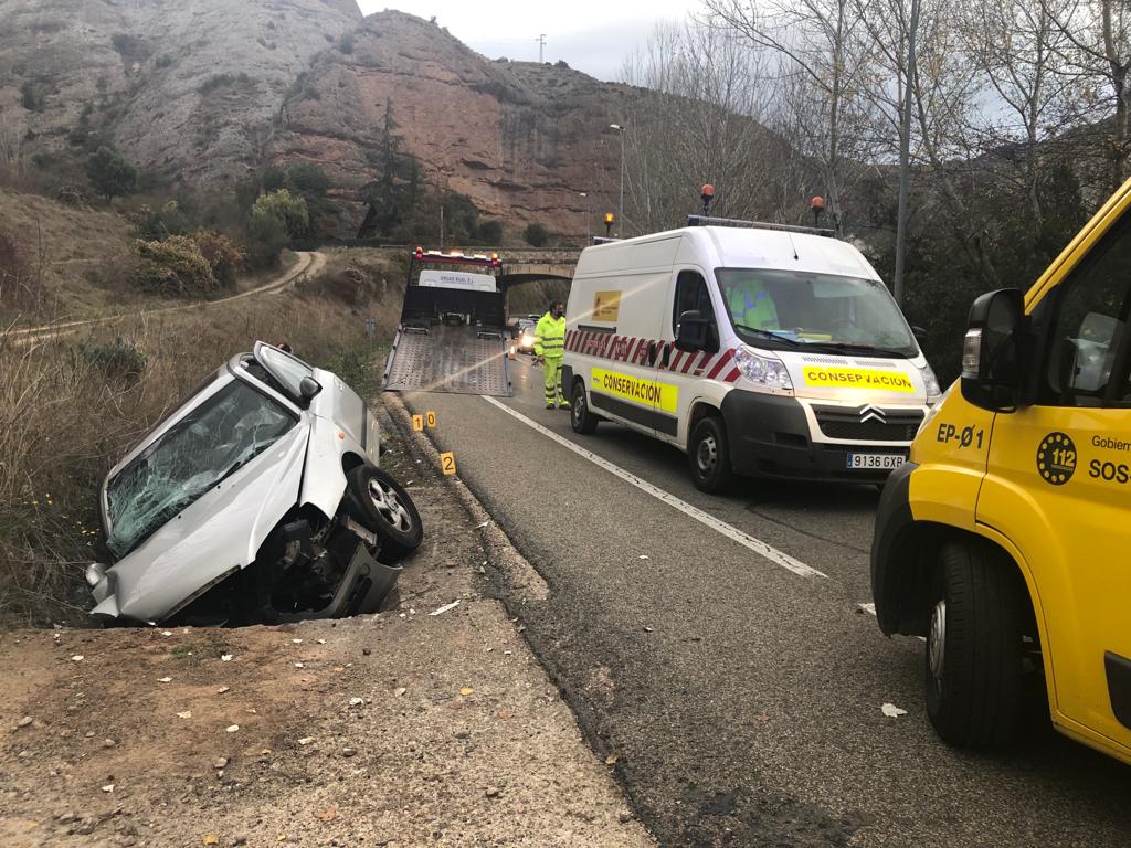 Fallece en la N-111 una vecina de Viguera al salirse de la vía su coche y chocar con una arqueta