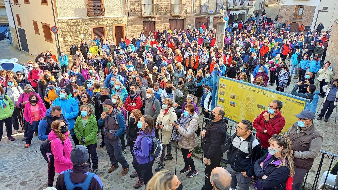 La marcha senderista 'Los Manantiales' reúne a unos 400 participantes