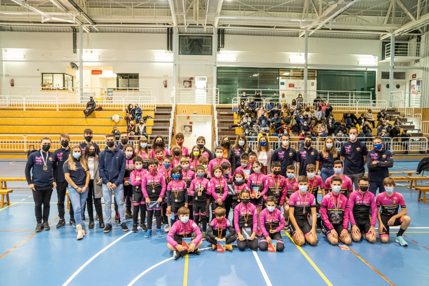 Las medallas de la escuela KDDs/UR