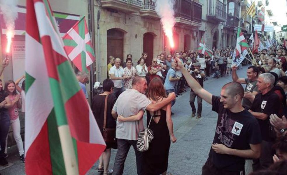 Los presos de ETA se comprometen a acabar con los homenajes públicos