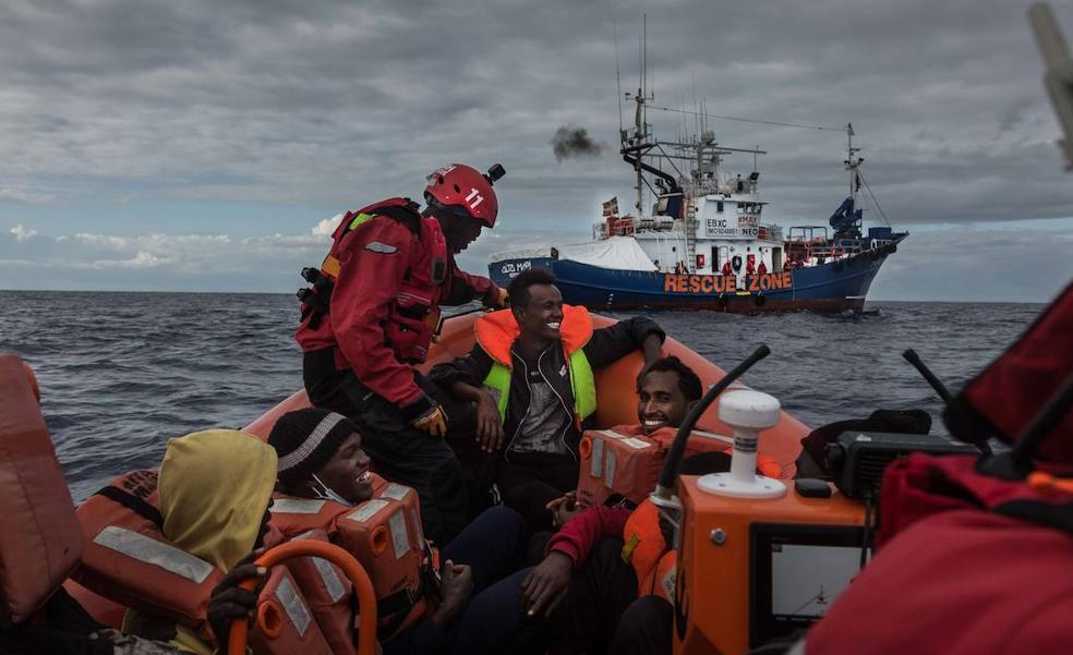 Aita Mari, el atunero vasco que salva vidas en el Mediterráneo