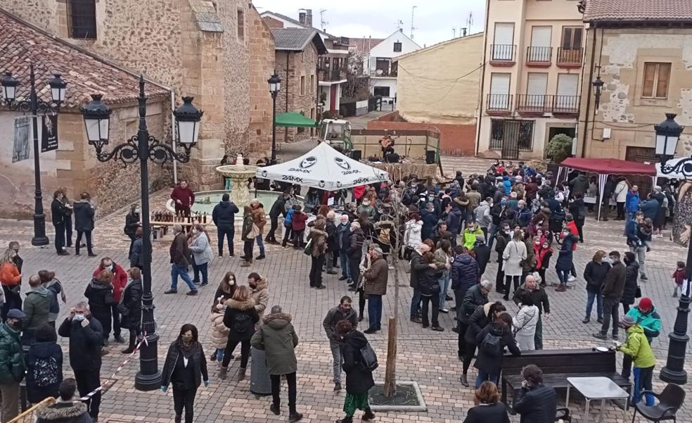 Santurde de Rioja promocionó con una feria su caparrón