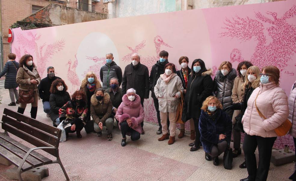 El tercer mural del DecorAlfaro homenajeará labores de casa artesanales