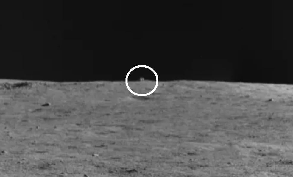 El avistamiento de un 'cubo' en la cara oculta de la Luna desata las especulaciones