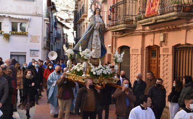 La imagen de Inmaculada vuelve a recorrer las calles de Cervera