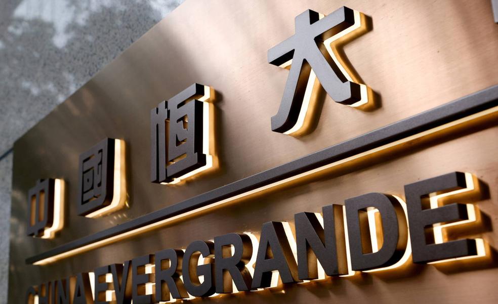 Evergrande entra en suspensión de pagos al no abonar 82,5 millones