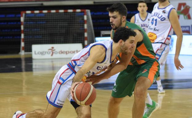 El Clavijo sufre más de lo esperado para sumar su segunda victoria del curso