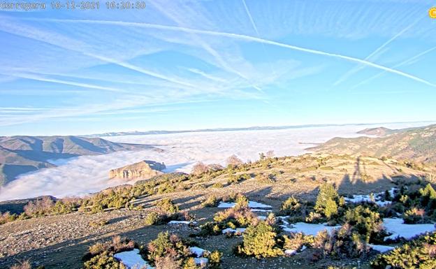 El sol sigue brillando sobre el mar de niebla