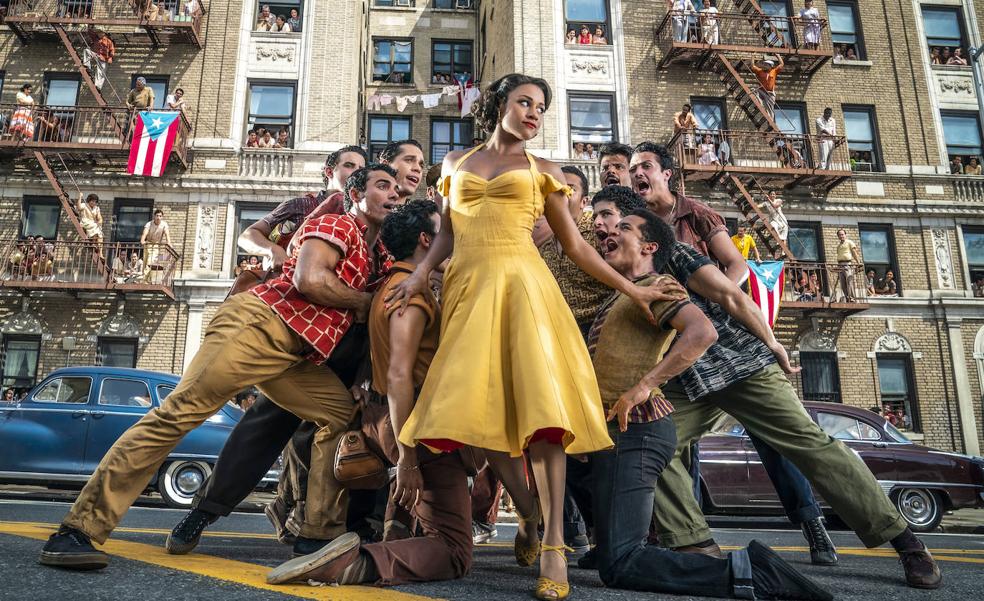 'West Side Story' y 'Matrix' llegan al auxilio de 'Spider-Man' para salvar a los cines