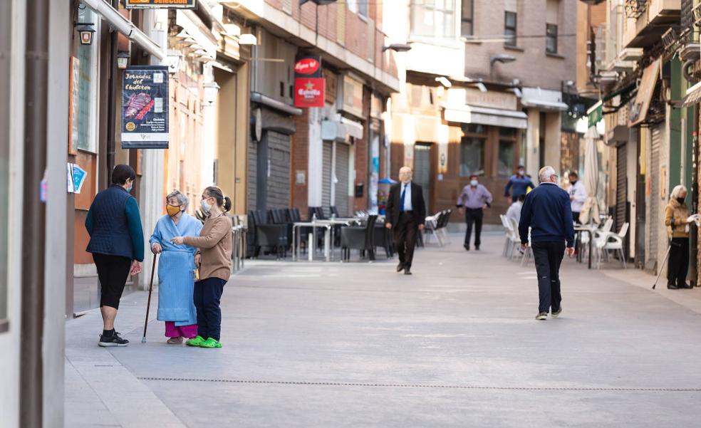 Pueblo a pueblo: Logroño lidera la subida con otros 300 casos activos