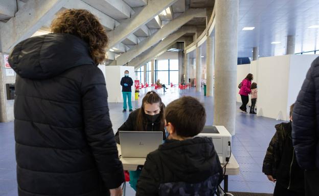 ¿Pueden los profesores ir a vacunarse al Palacio? Sí, pero solo cuando esté citado su colegio