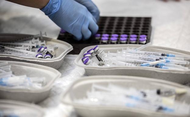 La demanda de primeras dosis se triplica en La Rioja tras la activación del pasaporte COVID