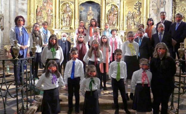 El coro de Briones volvió a participar en el pregón navideño