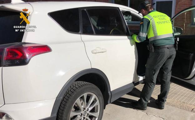 Detenido en la AP-68 un noruego por conducir sin carné un coche robado