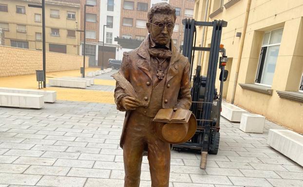 Nueva escultura de Bretón de los Herreros