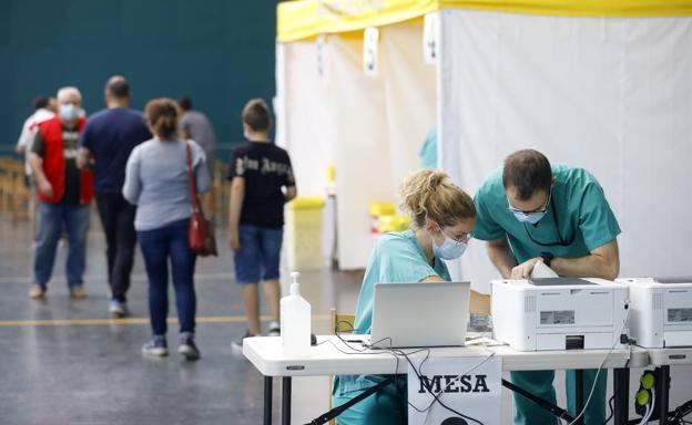 Salud amplía la autocita para la dosis de recuerdo a los mayores de 40