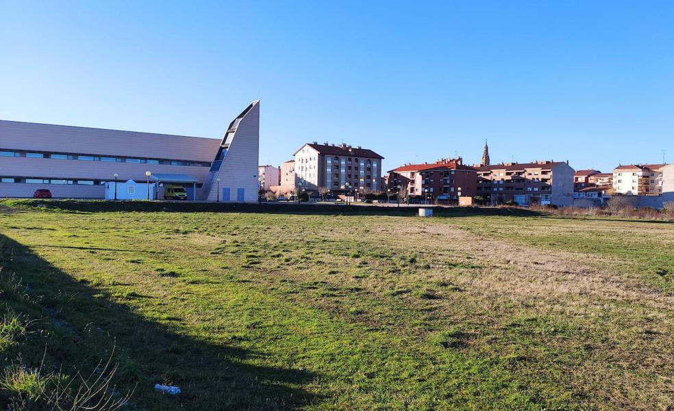 Muévete Santo Domingo propone una estación de autobuses junto al centro de salud, con instalación fotovoltaica