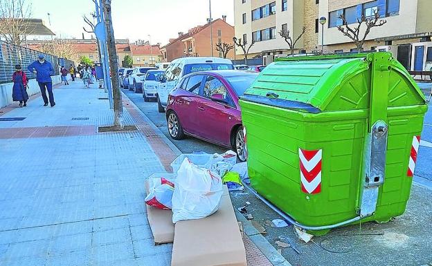 Las basuras que desbordan Lardero