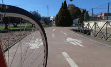 Un carril bici poco transitable en Lardero