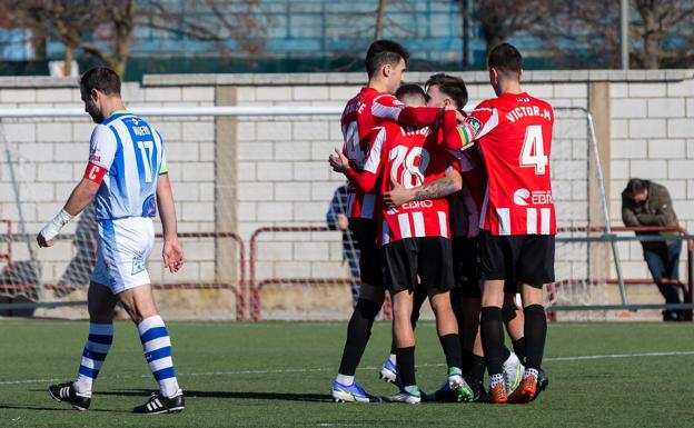 La UDL B levanta el vuelo con una goleada ante un Náxara que ahonda en su crisis