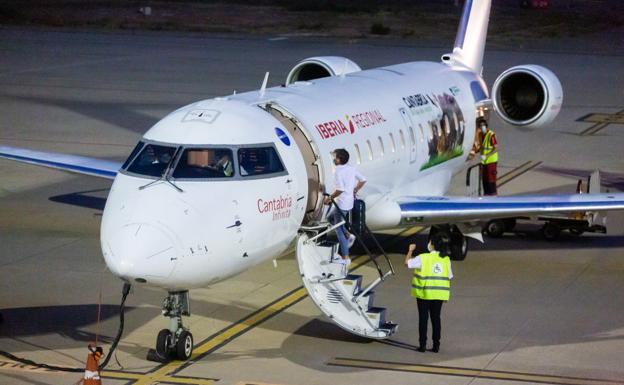 El aeropuerto cierra su segundo peor año, con un 72% menos de pasajeros que antes de la pandemia