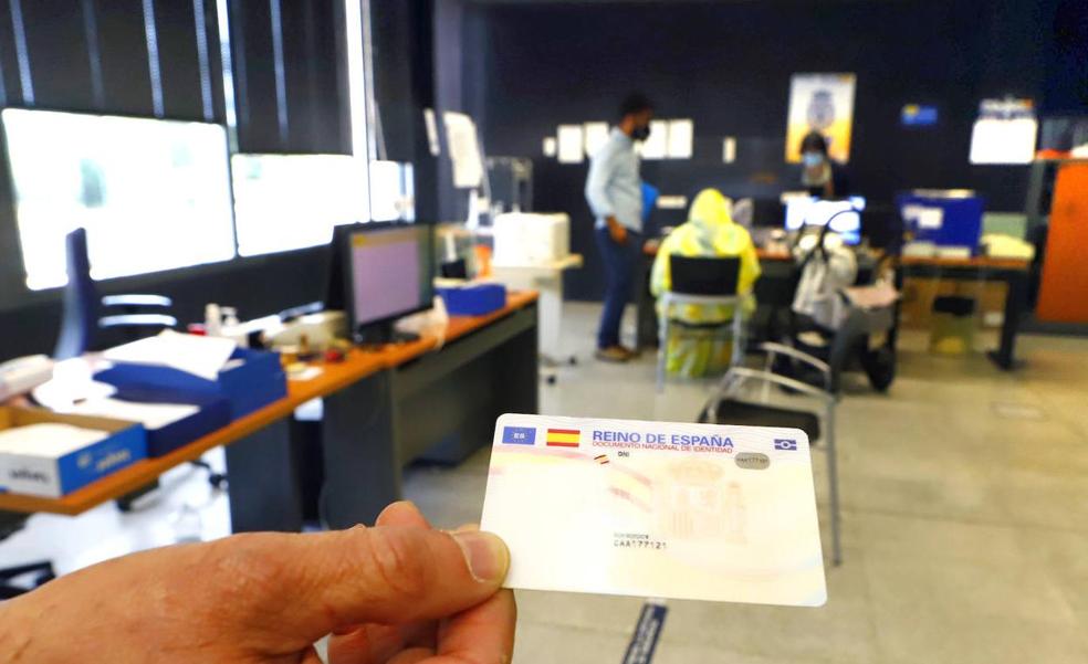 Los minoritarios consiguen que el DNI en lenguas cooficiales sea un derecho por ley