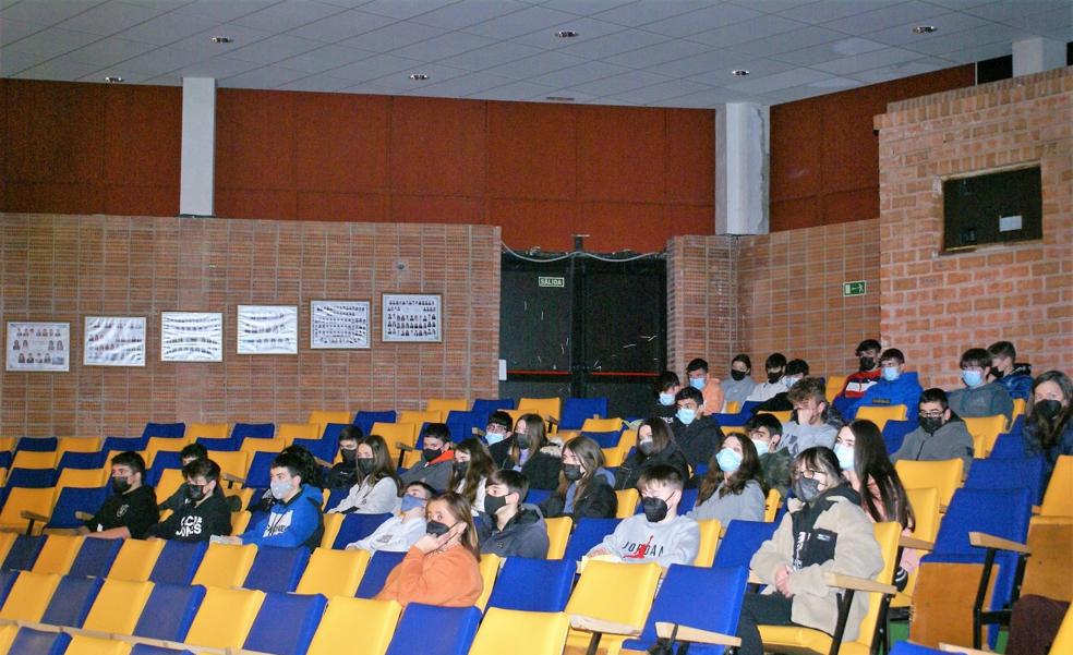 Alumnos del Rey Don García de Nájera, al teatro con el Xacobeo