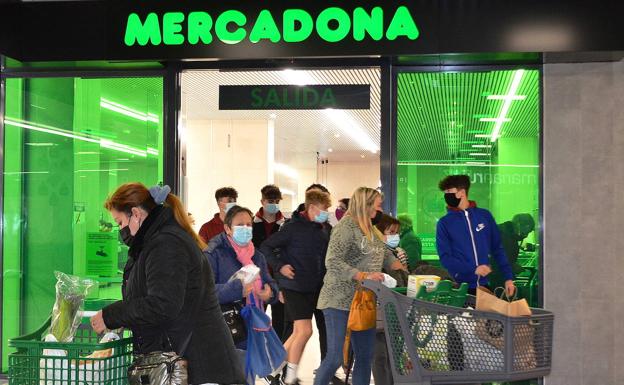 Mercadona aumenta un 6,5% el sueldo a su plantilla