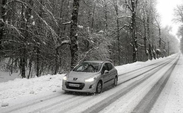 Cuidado con estos tres errores que cometemos con los neumáticos en invierno