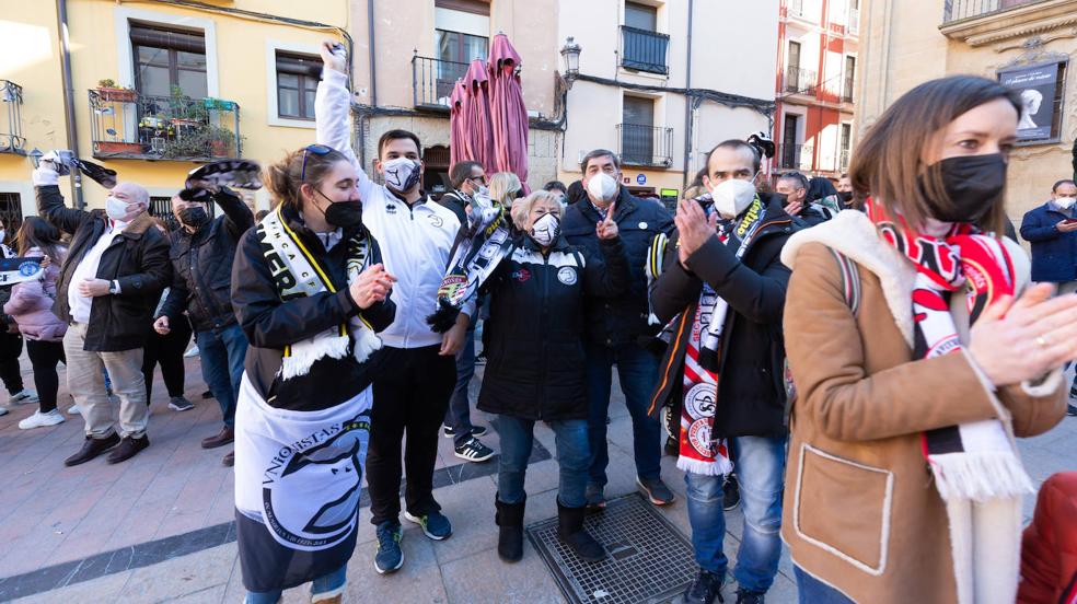 La afición de la Sociedad Deportiva, de previa en La Laurel