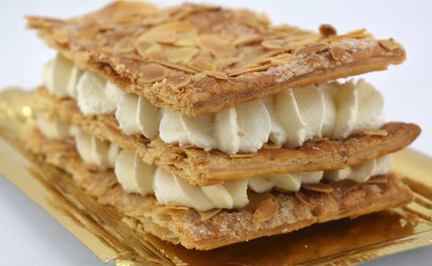 Las recetas de hoy de Javier Romero: volteado de melocotón y milhojas de nata