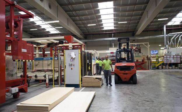 ICG relanza la venta de Garnica Plywood meses después de frenarla por la crisis de suministros