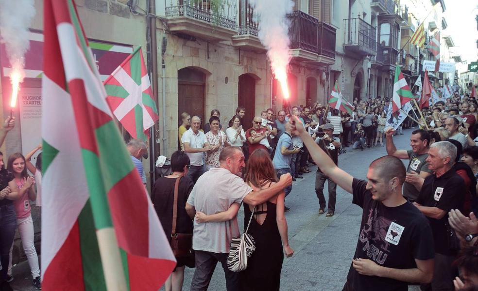 «Los 'ongi etorri' no ayudan mucho»