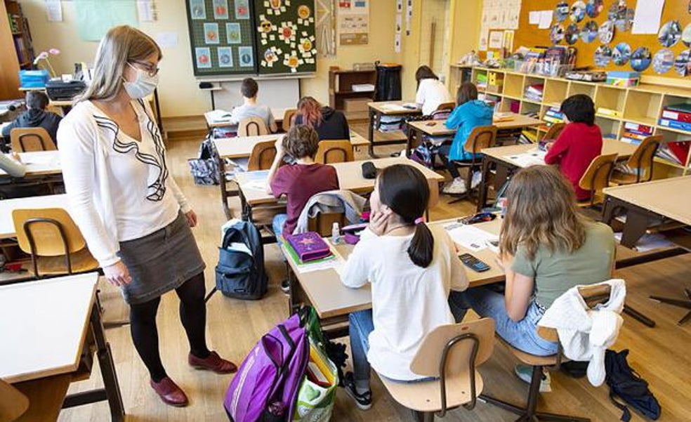 Los pediatras piden retirar las mascarillas en las aulas