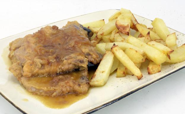 La receta de Javier Romero: chuletas de cerdo en salsa