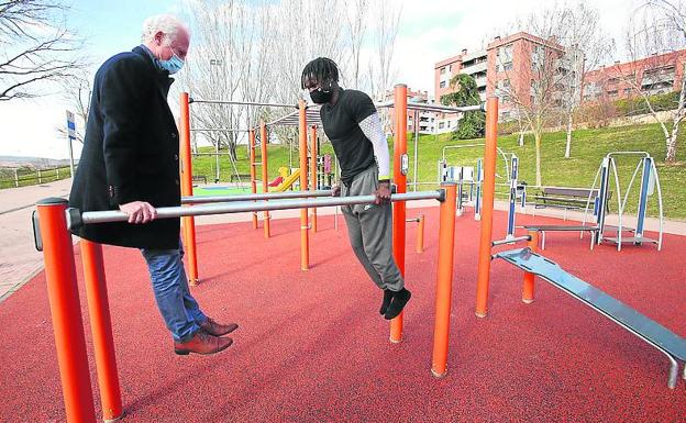 El Arco estrena tres conjuntos de aparatos para entrenamientos