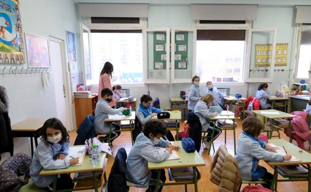 Los médicos riojanos ven prematura la eliminación de las mascarillas en las aulas