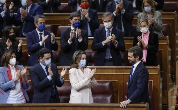 Casado logra despedirse del Congreso con un aplauso de los suyos