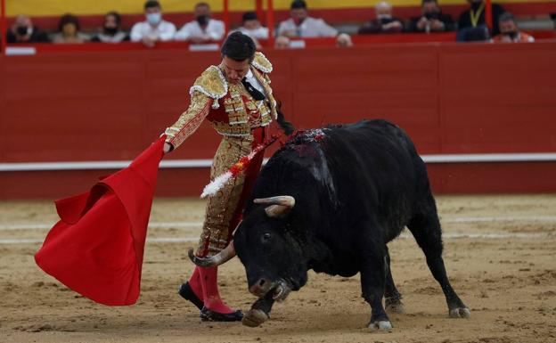 El riojano Diego Urdiales toreará el 29 de abril y el 5 de mayo en Sevilla