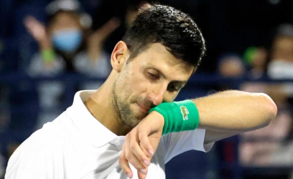 Djokovic cae en Dubái y entrega el número 1 a Medvedev