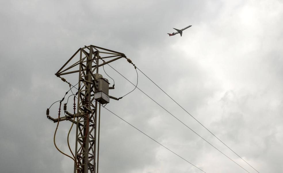 El precio de la luz pulveriza récords y roza mañana los 545 euros/MWh