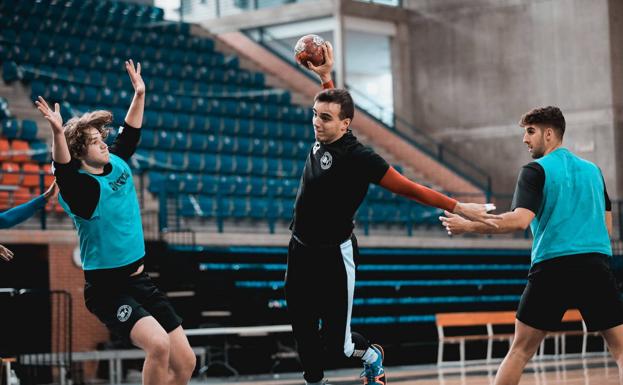 El Ciudad de Logroño afronta el choque ante el Nava con la duda de Edu Cadarso