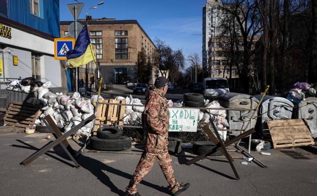 Kiev ordena encerrarse en casa a la espera del gran ataque ruso