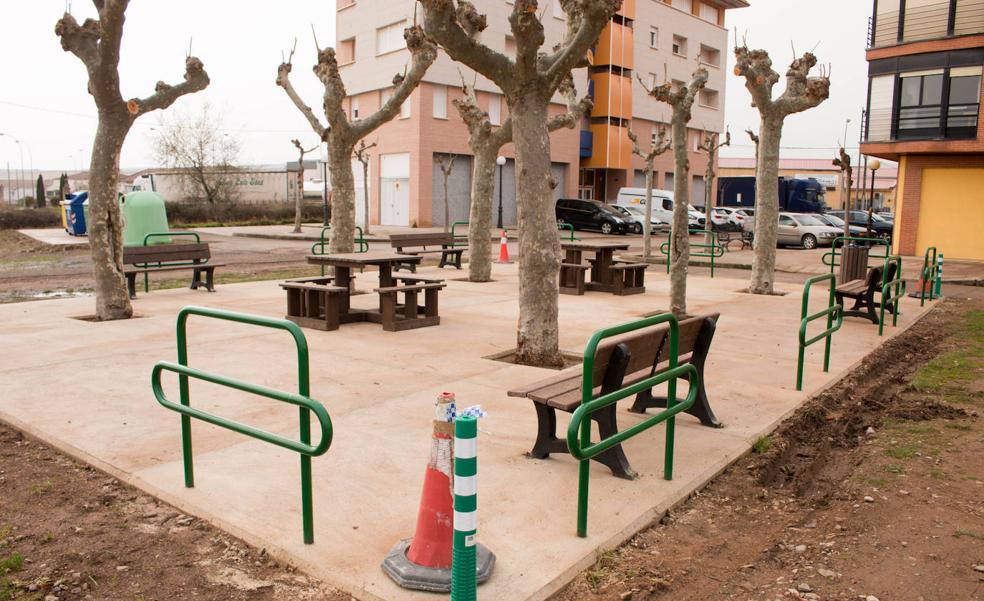 El Ayuntamiento calceatense habilita una zona de ocio en la calle Estación del Ferrocarril