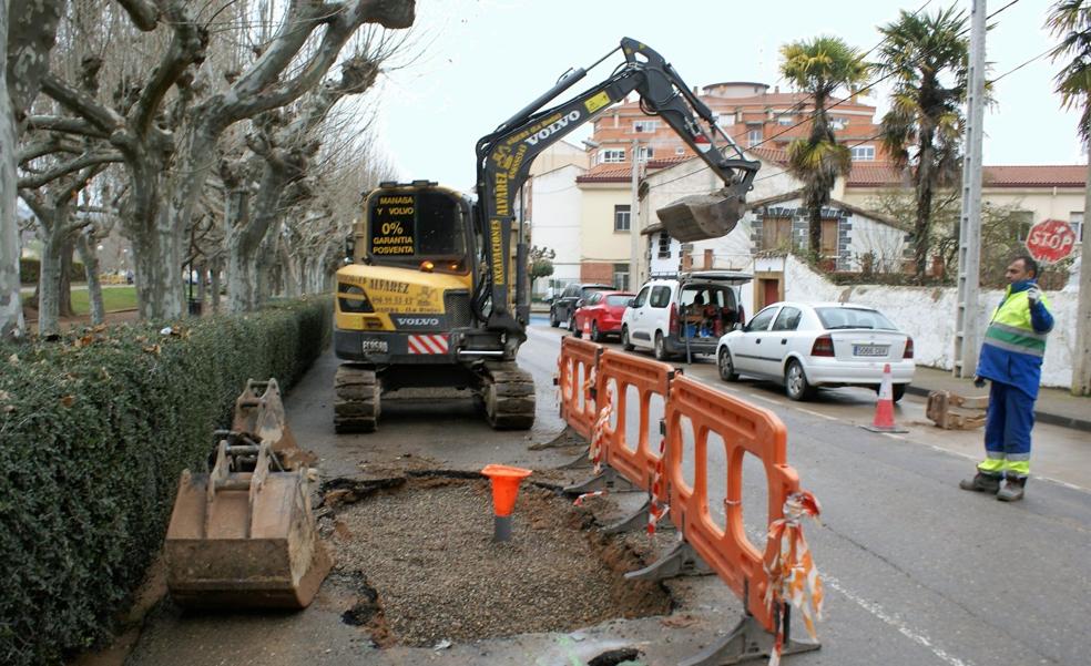 Una fuga en la red de Nájera deja escapar 70.000 litros de agua